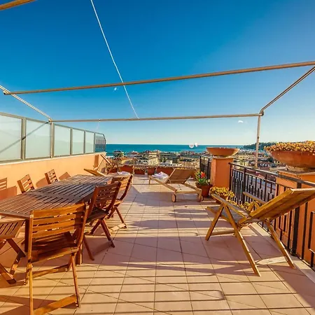 Casaviva - Trilocale A Con Terrazza Vista Mare Варацце